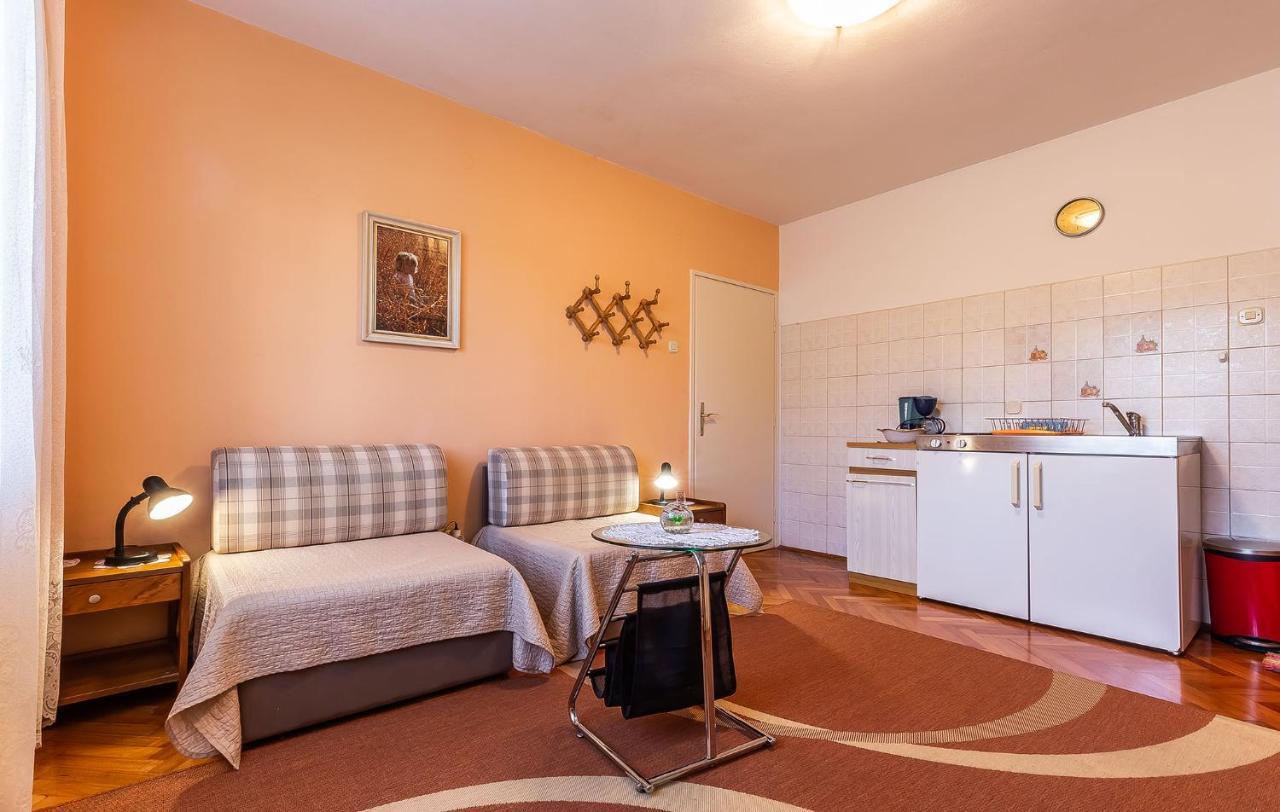 Irena Apartment Porec Exterior photo