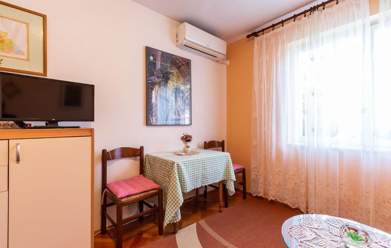 Irena Apartment Porec Exterior photo